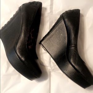 Betsey Johnson Corset Wedges sz 6M